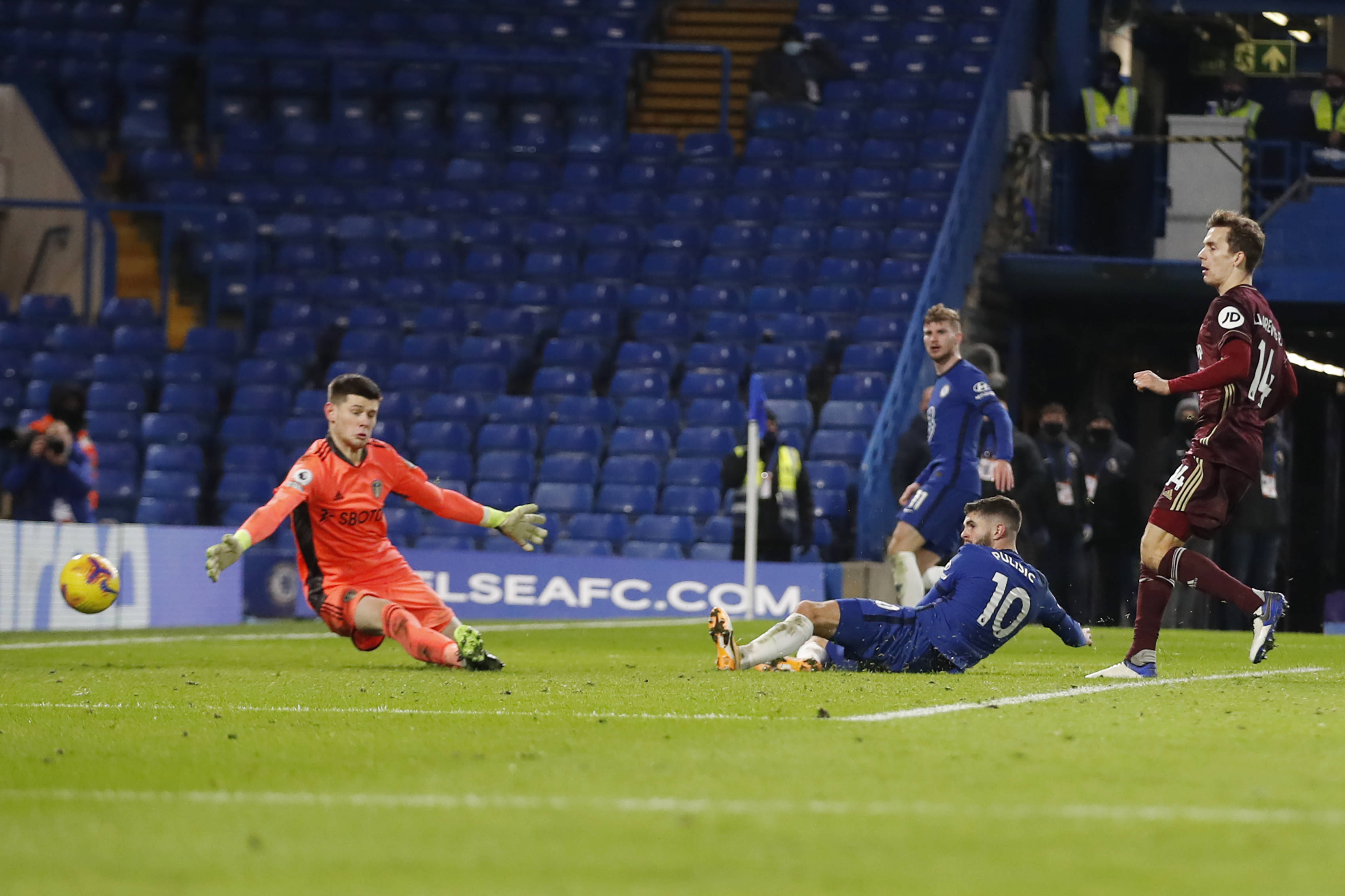 他们在防守 他们在防守